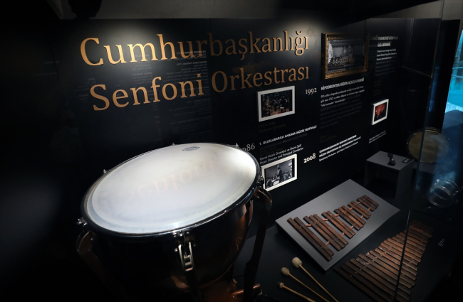 CSO'nun asırlık enstrümanları CSO1826 Sergi Alanı'nda sergileniyor